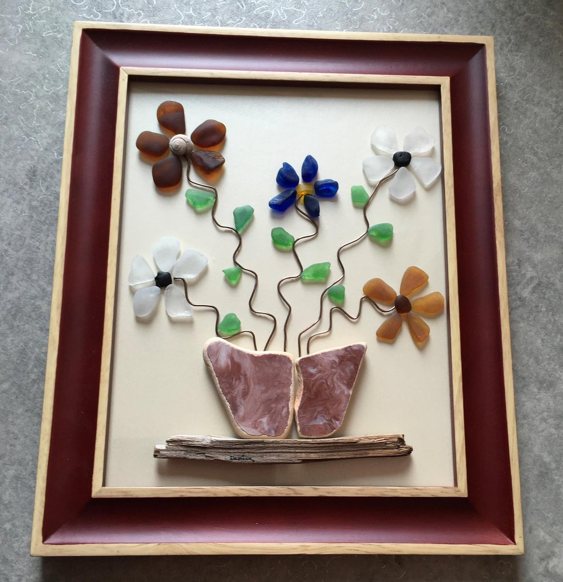 seaglassseagirl's tweet photo. Seaglass art. Sold. 
https://t.co/K18NyU2PNd https://t.co/wiz6P55Er1