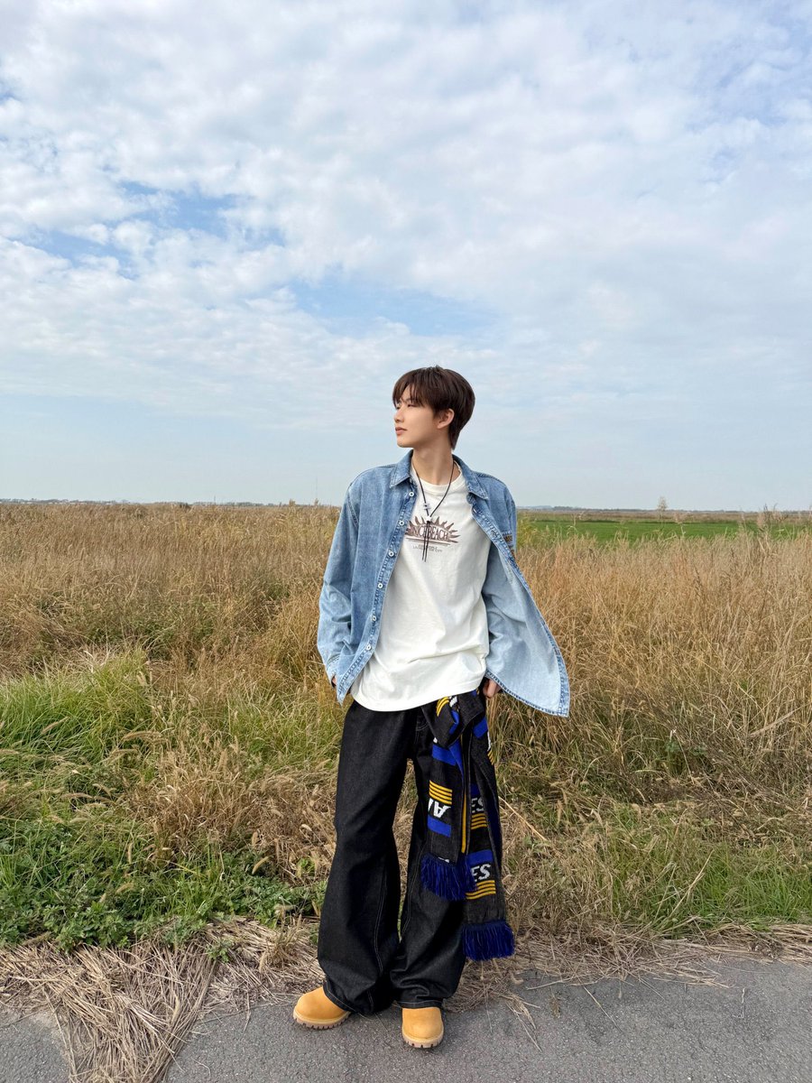 Hajunpfk's tweet photo. ดูบอดี่จุนกยูชุดนี้ถูกต้องมาก เขินอะ🥹 https://t.co/bPPgjRCku3