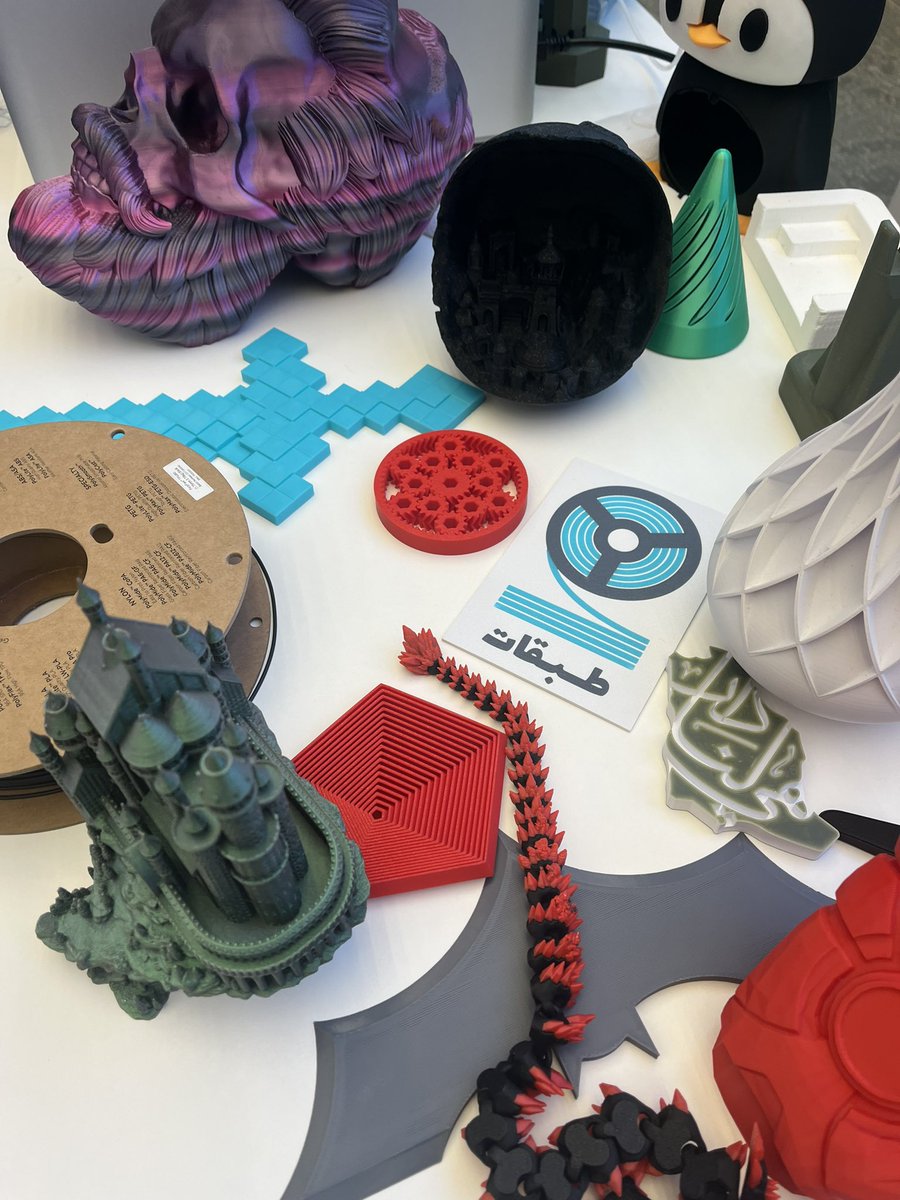 eyaddos's tweet photo. أشكر نادي الفاب لاب على الورك شوب الرهيب عن ال 3d printing … تعلمنا كثير بفترة بسيطة @fabLab_kfupm https://t.co/w6QhfdVzxv