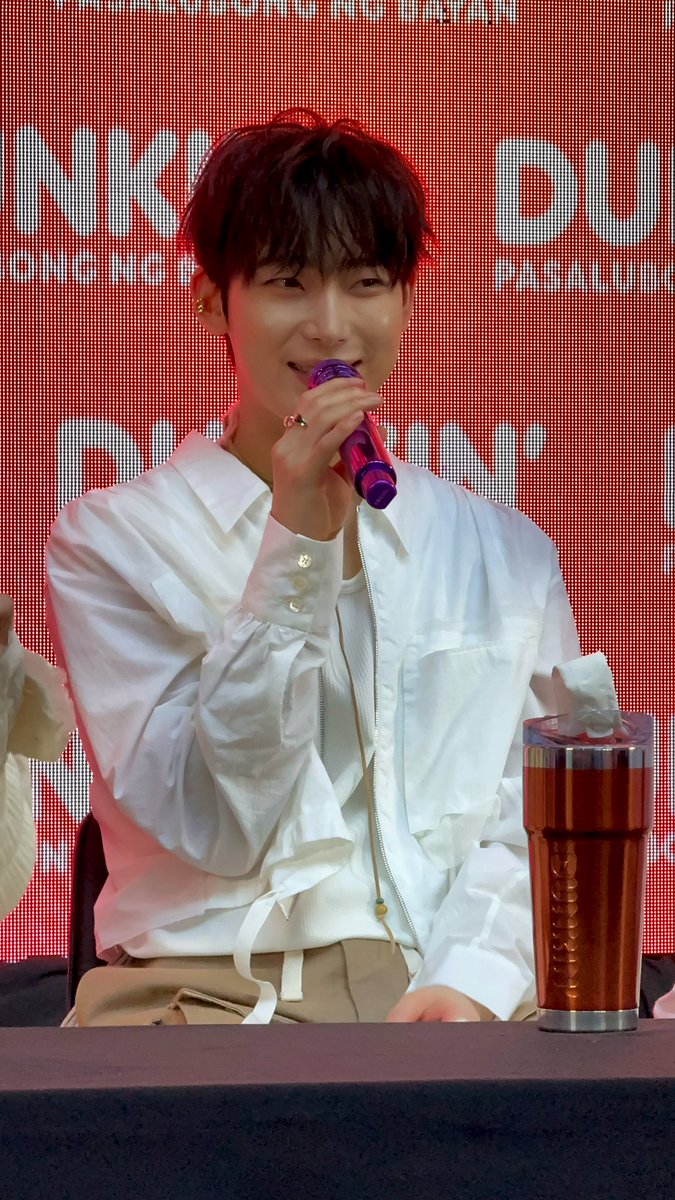 philconcerts's tweet photo. Sunoo says his favorite Dunkin’ donut flavor is choco bang 🧡

DES7INED ENHYPEN | DUNKIN' Fun Meet
#DES7INED_ENHYPEN_with_DUNKINPH @dunkinph https://t.co/vxE4AJnflQ