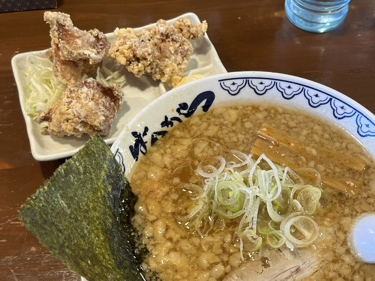 TTM1173's tweet photo. 撮影後のラーメン！

唐揚げとのセットメニューとか、客を殺しにかかってるとしか思えないですね笑

#ラーメン #唐揚げ #撮影飯 
#被写体さんと繋がりたい https://t.co/hadhCgXVvW
