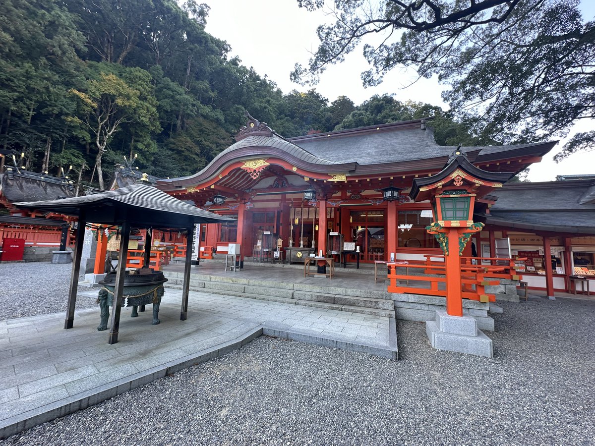 wakkaman_neo's tweet image. 飛瀧神社にやって来ました！

本日のお目当て！那智の滝です！凄すぎました！これはもはやファンタジーの世界ですね！🐉✨そこから石段の山道をひたすら登り、#熊野那智大社 と #那智山青岸渡寺 もお参りしました！流石は全て世界遺産！なんだかパワーを頂けました！😆

#一人旅 #飛瀧神社 #那智の滝