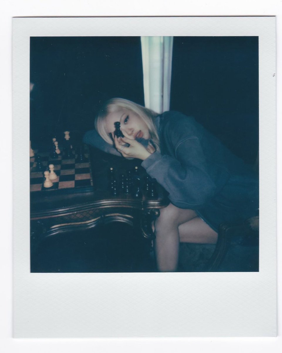 BBU_BLACKPINK's tweet photo. #ROSÉ Instagram update 

ROSIE OUT NOW
TOXIC TILL THE END
#ROSÉ_toxictilltheend #rosiebyROSÉ https://t.co/AEeCDSpJYF