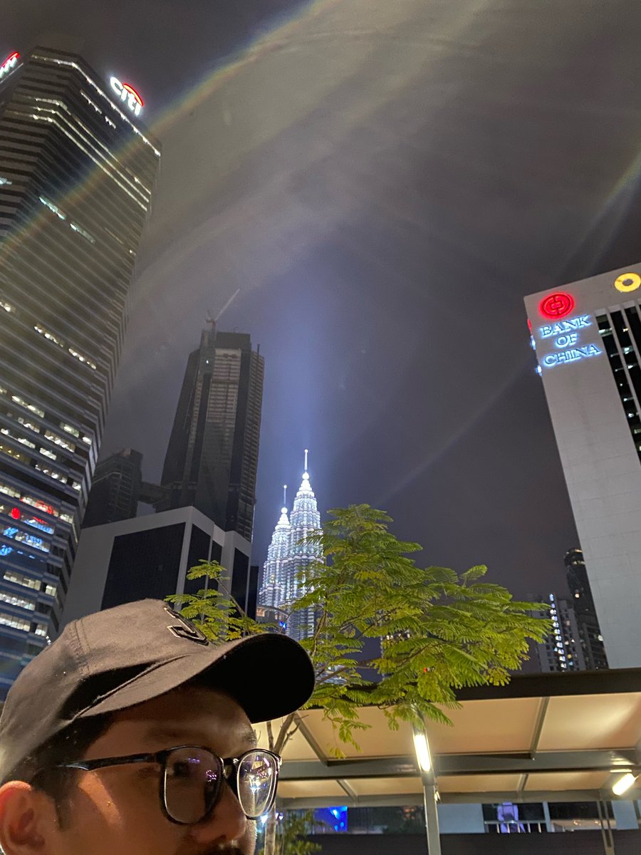 ndbjee's tweet image. life outside stantwt 👩🏻‍💻💼🎧🌸😴