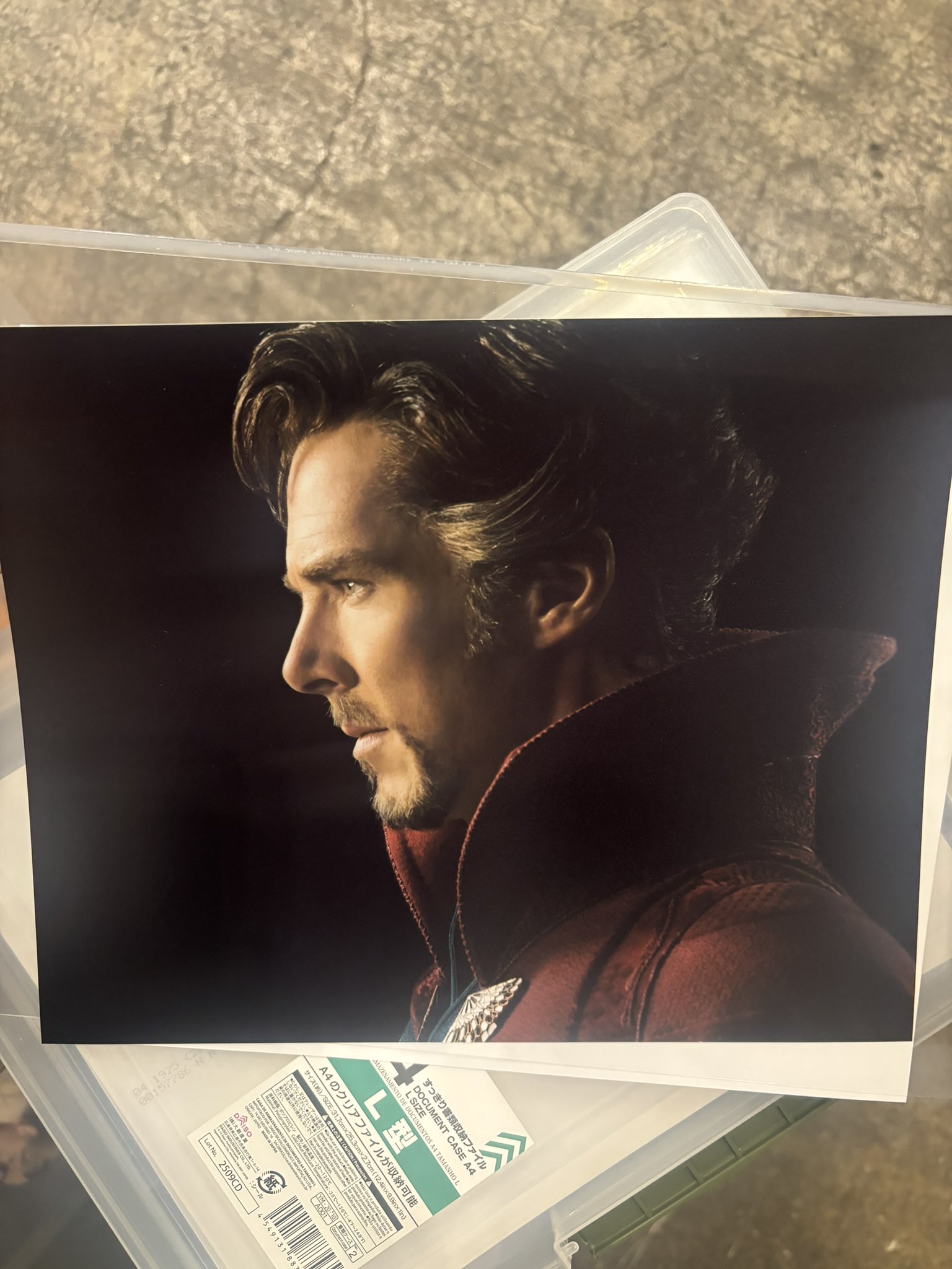 ドクターストレンジ　ベネディクト・カンバーバッチ 他5人 直筆サイン入り写真 k 60654－2.jpg