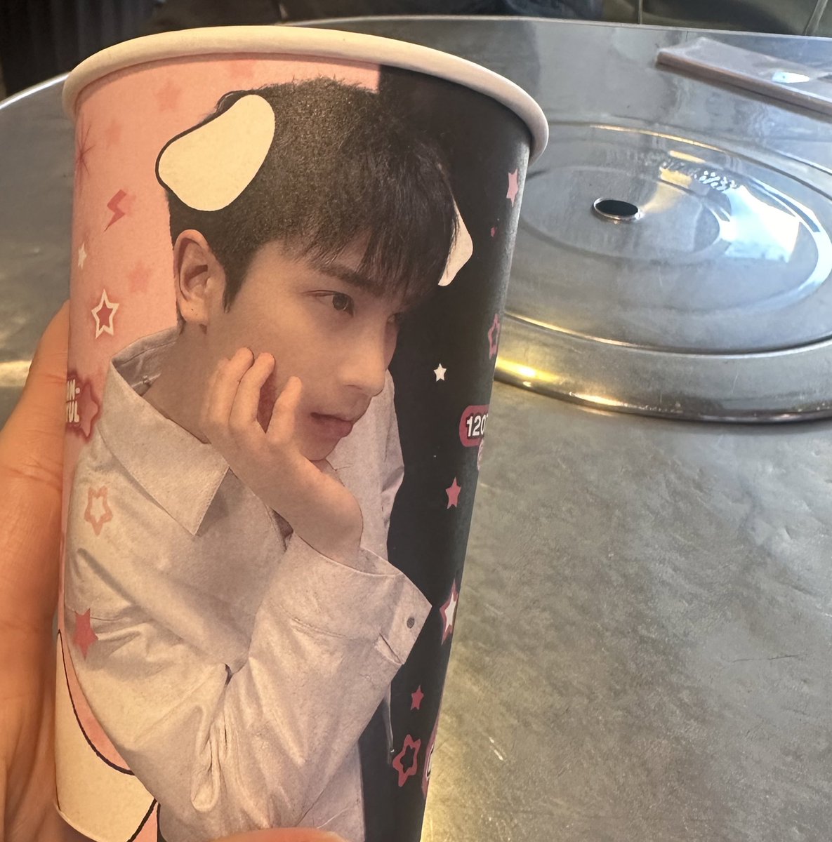 173_hangyul's tweet photo. https://t.co/A41MUpgbeK