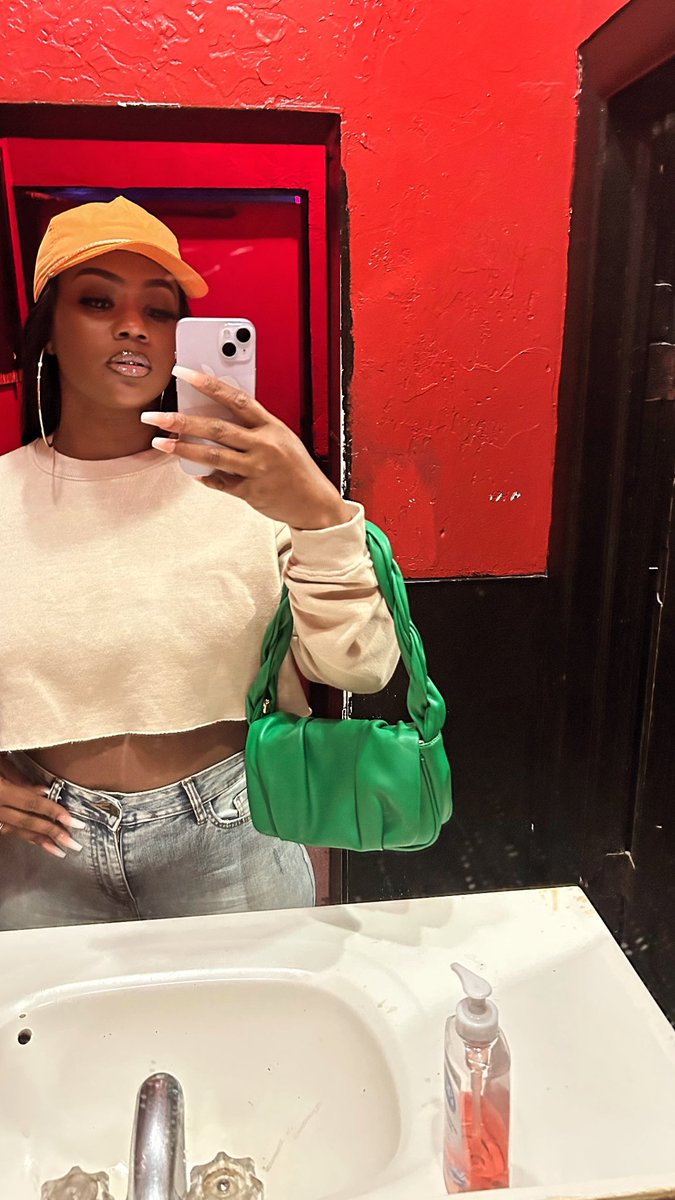 Mz. Cherri babyyy 🍒♎️ tweet media