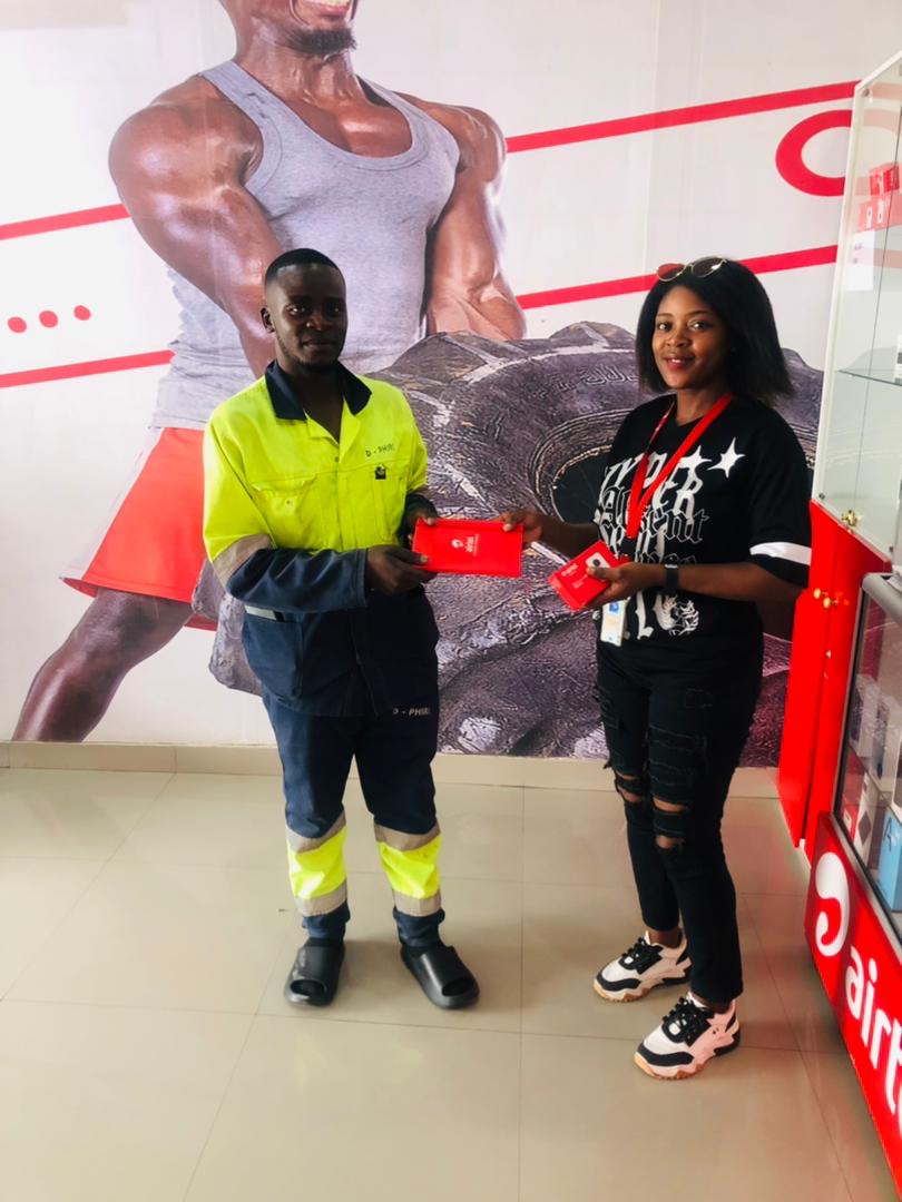 Airtel_Zambia's tweet photo. #DigitalFriday is here! Visit any of our shops nationwide and get rewarded.
Itโs simple, you can either.
- Purchase a smartphone or any 4G and 5G internet device.
- Download the My Airtel App and transact!
Voila, you get yourself some awesome freebies! https://t.co/xWRjc201In