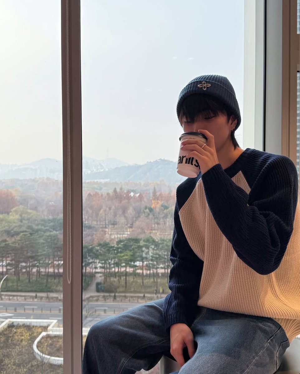 seunghan_insta's tweet photo. 241206 승한 인스타
"With coffee☕️..."
#승한 #SEUNGHAN https://t.co/YRVTCuIt8q