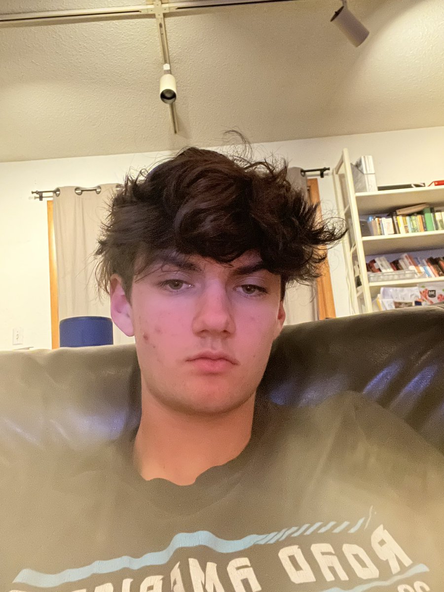 Make me sniff and eat ur farts bro😏😩
My only air should be ur farts💨💨
Don’t be afraid to get messy on my nose and face💩💩👅
Dm me if you wanna talk dirty horny asf rn👅👅👅👃😩