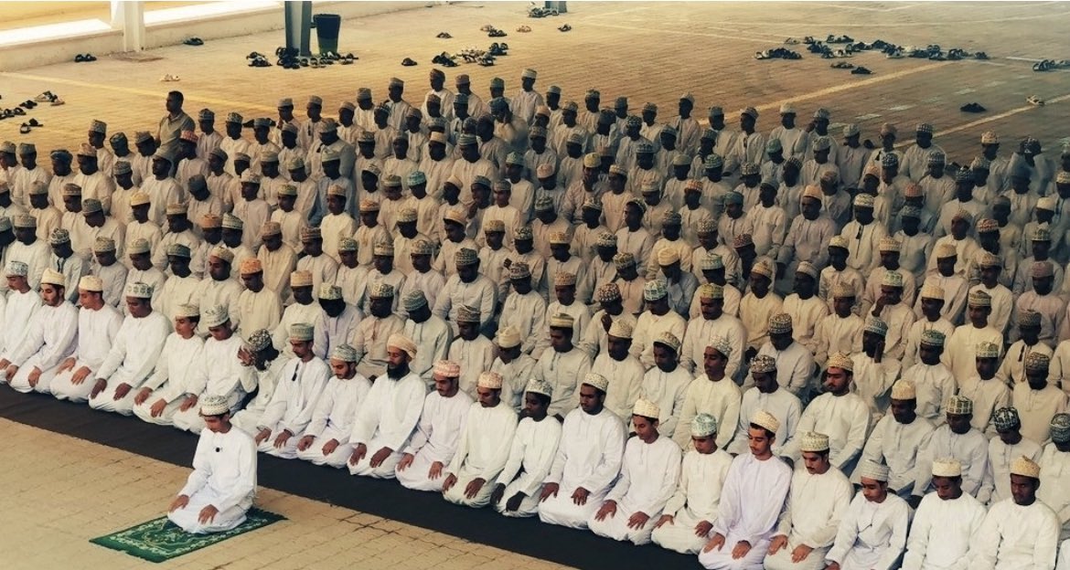 Ali_AlSaidi3's tweet photo. #يوم_الجمعه
#الصلاه_علي_النبي 
#صباح_الخير 

اللهم قطافاً من السعادة ، وثماراً من المسرة ، وخيراً يلازم أيامنا ، ولطفاً يضم جوانب أرواحنا .
صباح معطر بذكر الله والصلاة على رسوله ..🍃 https://t.co/0M04LbUfkc