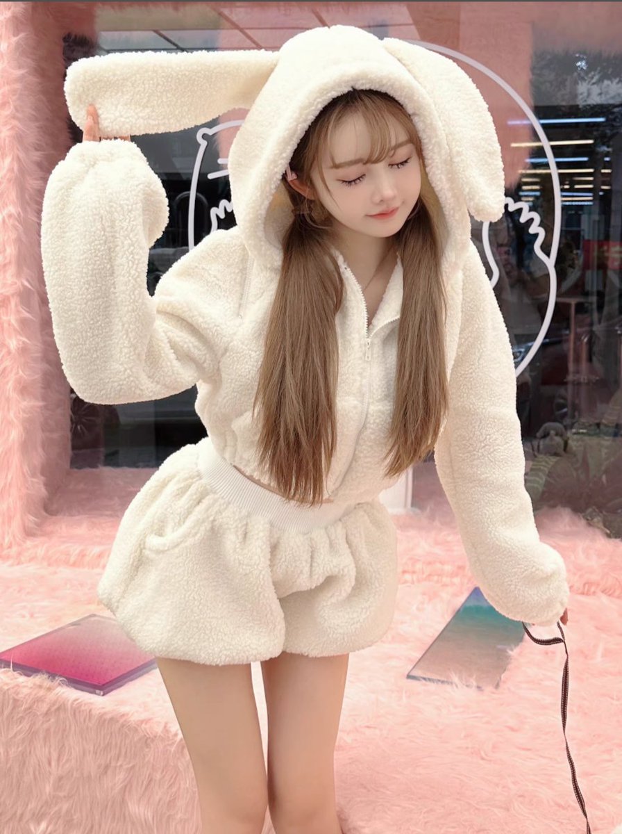 LilyBlack_shop's tweet photo. ʚ☃️ 𝕃𝕚𝕝𝕪 𝔹𝕝𝕒𝕔𝕜プレゼントキャンペーン☃️ɞ

モフモフバニーパーカー+バルーンパンツ
https://t.co/HlnE0Ol9jD

ʚ♥参加条件♥ɞ
➽@LilyBlack_shop　 をフォロー
➽このツイートをRT

ʚ♥締め切り♥ɞ
　　1/6 https://t.co/GKpUcgJU0B