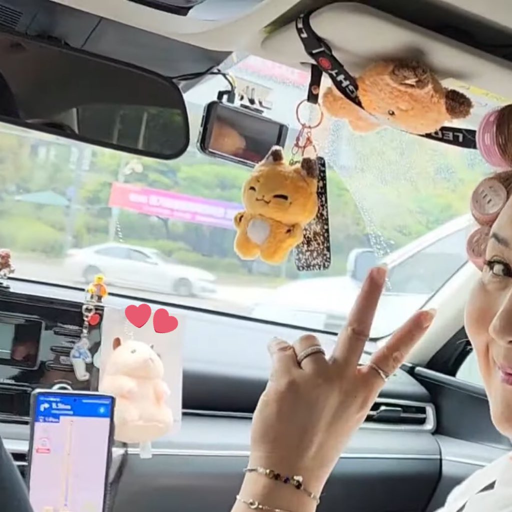 love how matthew's fam is always supportive of him AND hanbin like they always bring ddungjjungham along too 🥹