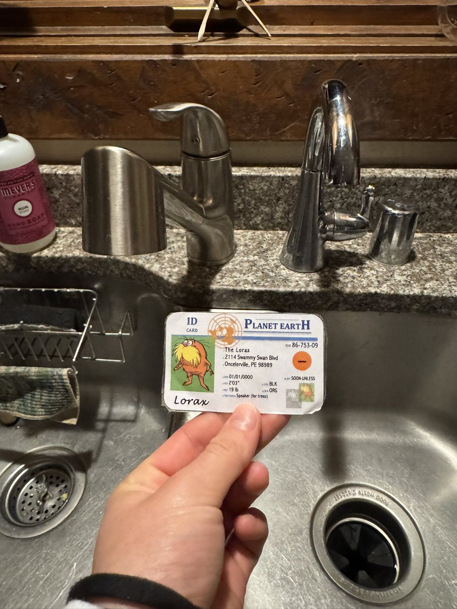 emclawrence13's tweet photo. My family has a well to supply our water, filtered by using reverse osmosis (left faucet: well water, right faucet: RO water). It is an efficient way to filter water, as well as reduces the amount of waste water released back into the environment. @franklinlorax #apeswater https://t.co/8iqTgvyZh1