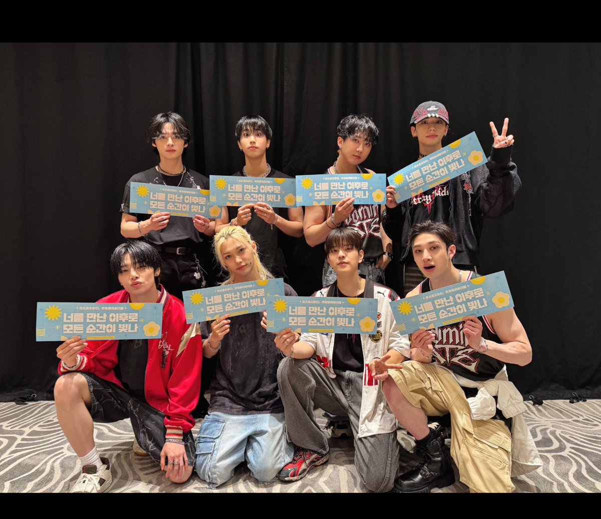 Amy29769099's tweet photo. @MTV Stray kids!! https://t.co/82eMsaxFwh