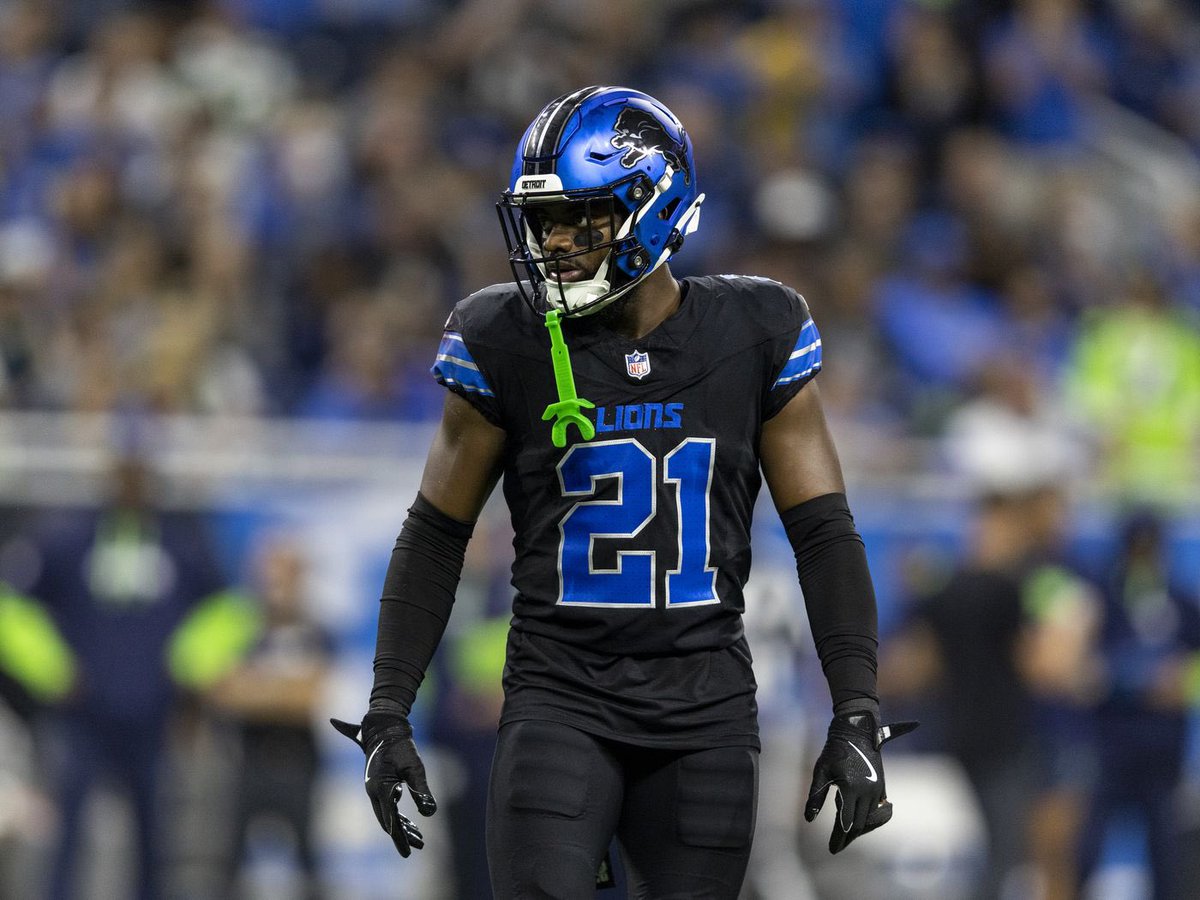 MLFootball's tweet photo. WOW: #LIONS DB AMIK ROBERTSON RIPPED THE #PACKERS…

“They try to be competitive, but you can tell they’re not competitive. We the real dawgs. When we go out there, we hunting, we ain’t the hunted. I know the real them. Lot of pretenders.” 

😳😳😳

(Via Audacy) https://t.co/XzHEwmOd2M