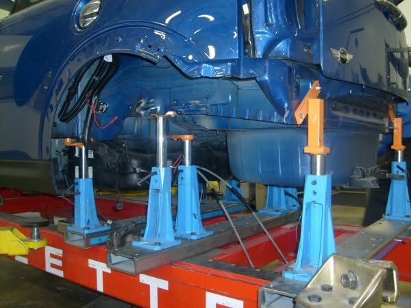 Celettegroup's tweet photo. #Mini #Cooper #Clubman sustained damage to its rear end. It is now securely positioned on a #Celette #framemachine, using our dedicated jigs specifically designed for this Mini model. This setup will ensure that the car is restored to its original OEM specifications. https://t.co/0hObQnDVBn