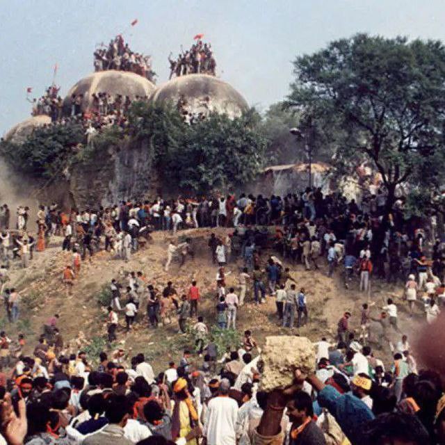 MURARIMEEN1722's tweet photo. #महापरिनिर्वाण_दिवस
🙏6 दिसम्बर 1956 को डॉ अंबेडकर का निधन हो गया था
🙏 सिखों के नवें गुरु, गुरु तेग बहादुर ने 6 दिसंबर 1675 को अपना बलिदान दिया था 
#भीमराव_अंबेडकर
👊छह दिसंबर 1992 को बाबरी मस्जिद के गुंबद को ध्वस्त किया गया था.
#Pushpa2
#Fadanvis
#BabriMasjid
#GuruTeghBhadurji https://t.co/1Qj6fjEj60