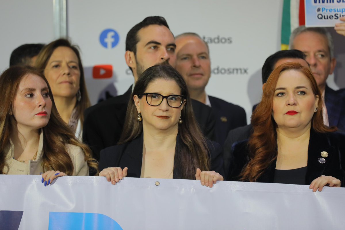 maguifisher's tweet photo. Hoy participé con el Presidente @JorgeRoHe y @diputadospan en la conferencia de prensa para exigir #PresupuestoQueTeSirva esto significa revertir el recorte que propuso el gobierno a salud, educación y seguridad.
#MásYMejoresPanistas #ElPoderdeCreer https://t.co/Ficy4r10ML