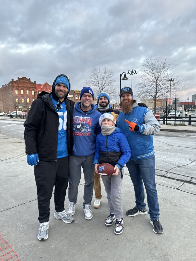 vicparker82's tweet photo. @JustinPugh and the boys in Detroit.  go 🍊 go Blue. @CuseFootball @Giants https://t.co/CXiKHAkG7D