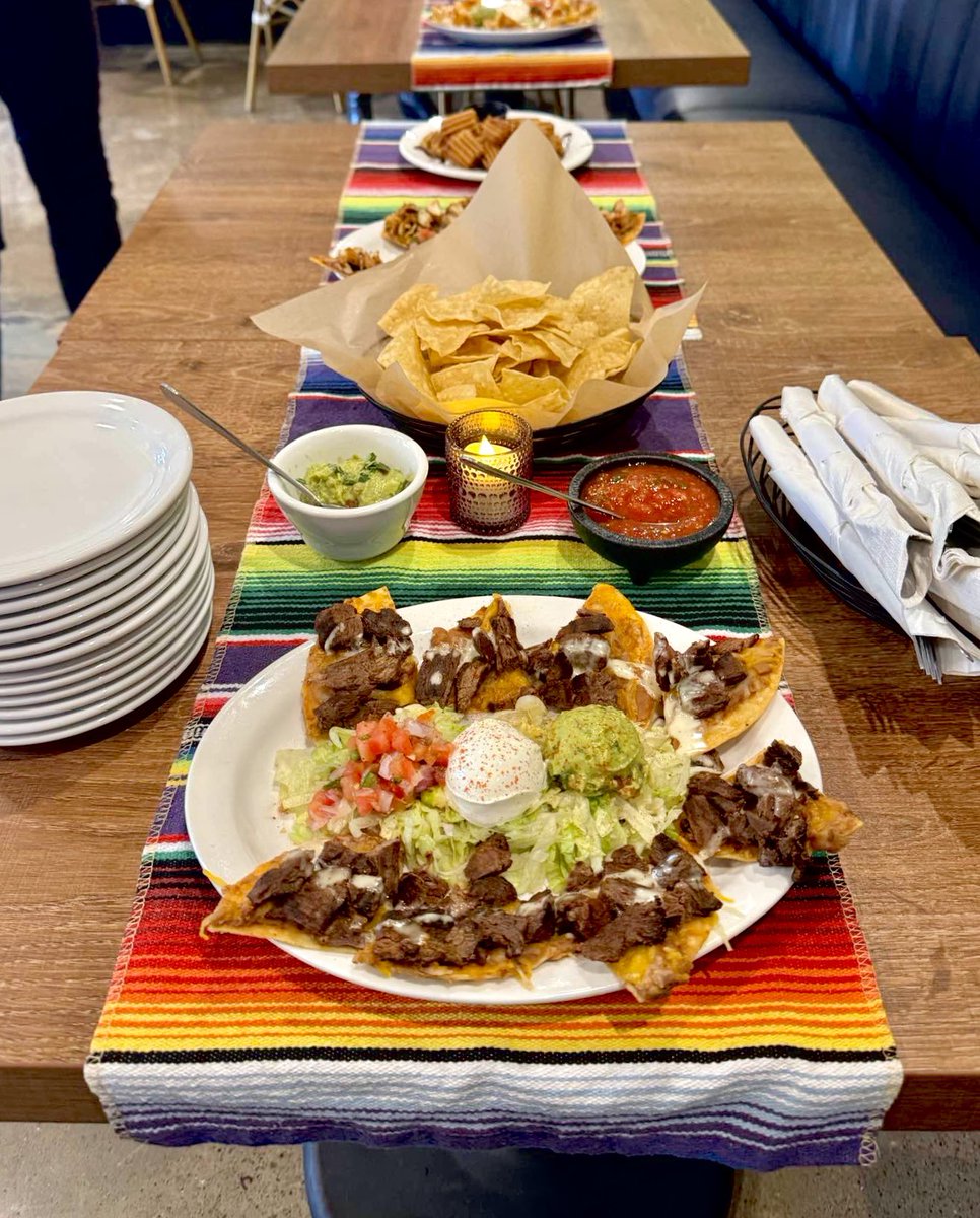 CarrolltonTX's tweet photo. Calling all foodies: Tacos and Avocados has officially opened in Carrollton! Located at 1309 S Broadway St, the restaurant brings authentic Mexican cuisine with a Texas twist. Mayor Steve Babick and City Council joined a ribbon-cutting ceremony today, celebrating the GUAC-TASTIC new addition to Downtown Carrollton. 🌮🥑
