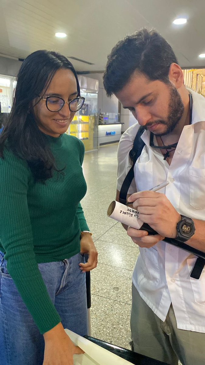 Orgulloso de <a href="/isadebella2/">Isabella Ramírez</a>, quien me concedió el honor de firmar su título. 

soy testigo del trabajo arduo de Isabella como estudiante y consejera de facultad. Que esta victoria sea el impulso de muchas.