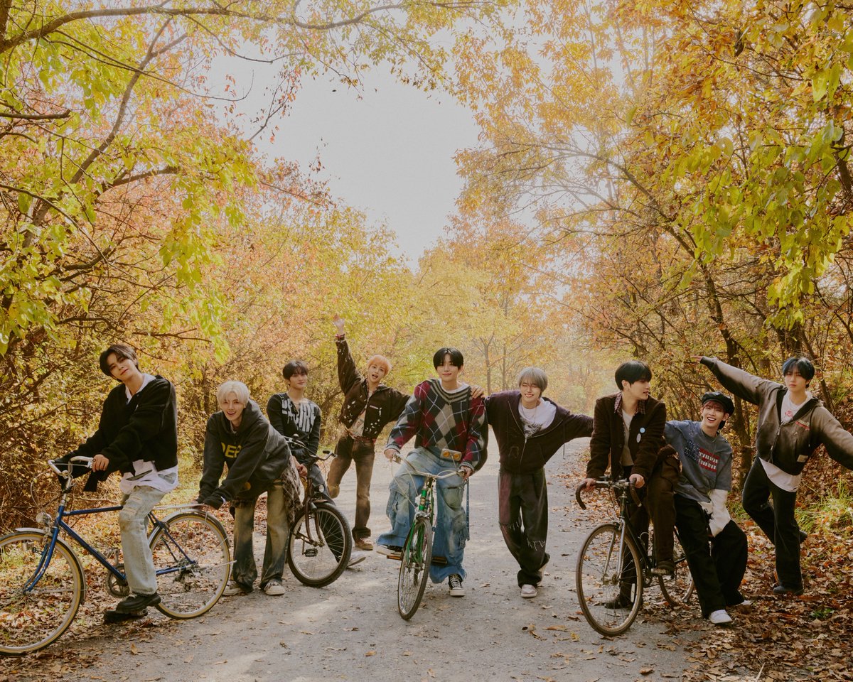 AppleMusic's tweet photo. .@CRAVITYstarship's new single album symbolizes a phase of growth and change for the group. Check out FIND THE ORBIT here: https://t.co/51EqxhcVOe

#CRAVITY #크래비티 #FIND_THE_ORBIT https://t.co/2lJwdJSbev