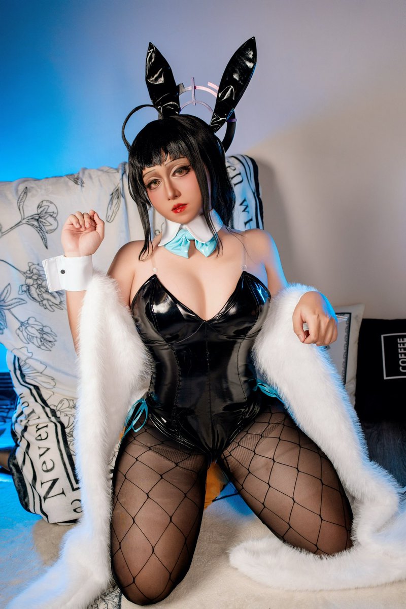 老师，要🐍了嘛～
#cosplay #巨乳 ##兔女郎 #嫌弃 https://t.co/k7rJxguHWN