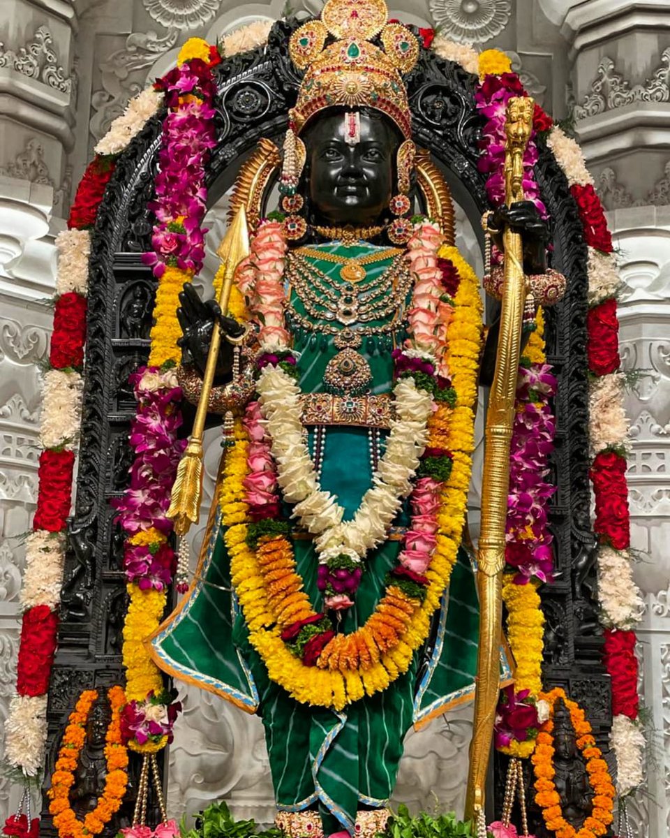 ShriAyodhya_'s tweet photo. रामायण में एक घास के तिनके का भी रहस्य बताया गया है, आज तक हमने हमारे ग्रंथो को सिर्फ पढ़ा गया है, समझने की कोशिश नहीं की।

रावण ने जब माँ सीता जी का हरण करके लंका ले गया, तब लंका मे सीता जी एक वृक्ष के नीचे बैठकर चिंतन करने लगीं। 

रावण बार-बार आकर माँ सीता जी को धमकाता था, लेकिन माँ सीता जी कुछ नहीं बोलती थी।