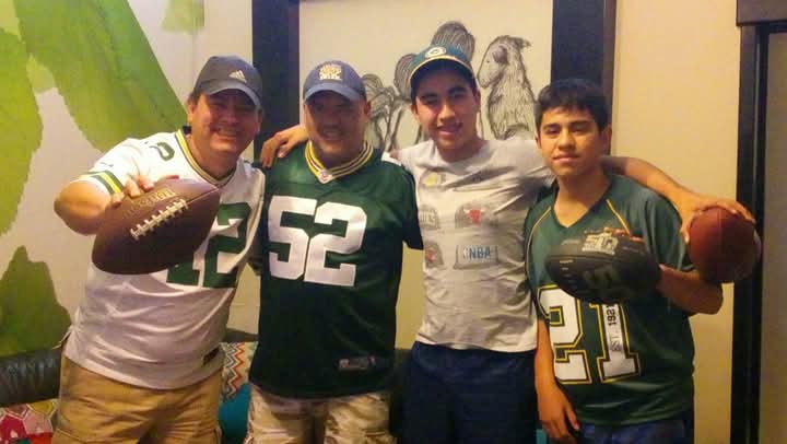PolloPowerShow's tweet photo. #foximpactonfl Go Pack Go! saludos desde Aguascalientes!!! https://t.co/UvxweyX5q1