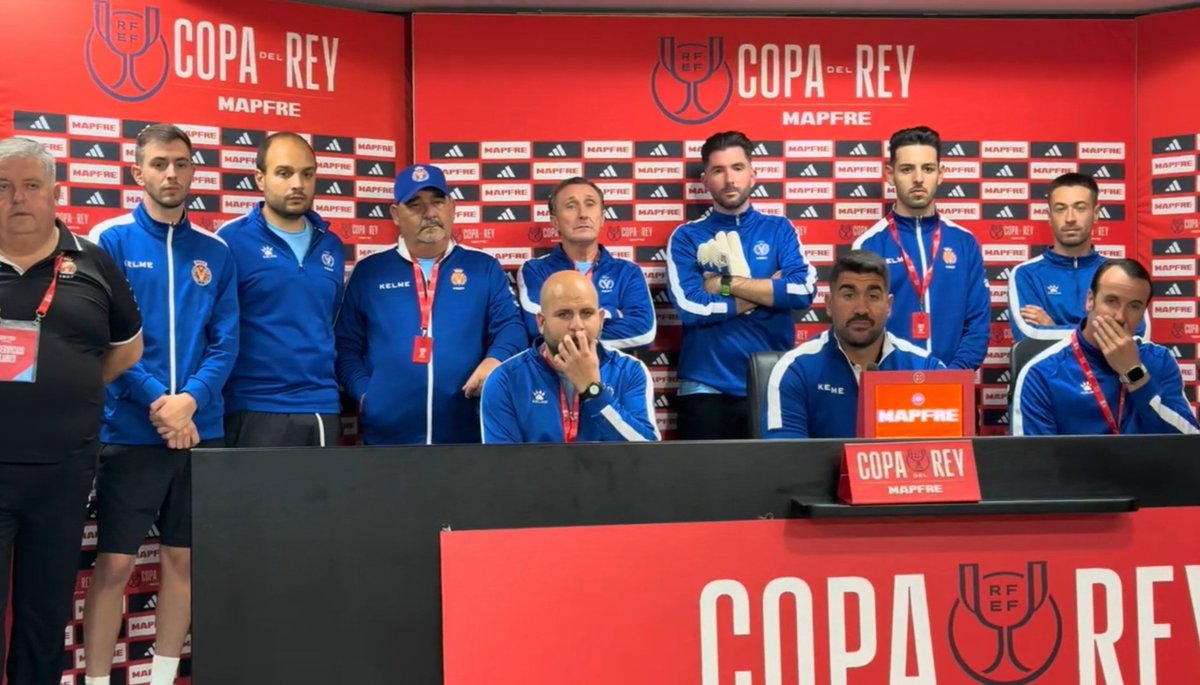 DeportivaMinera's tweet photo. 🤷‍♂️¿Qué queréis que os diga? Simplemente escucharla. Cátedra futbolística.✨

🤩Lo mejor es que tenemos la suerte de disfrutarlo (s) cada día.

📺Rueda de prensa post-partido 👇
🔗https://t.co/T7bpnW57wO

#CorazónMinero⛏️ #AlmaDeGuerrero https://t.co/YXldAHrapw