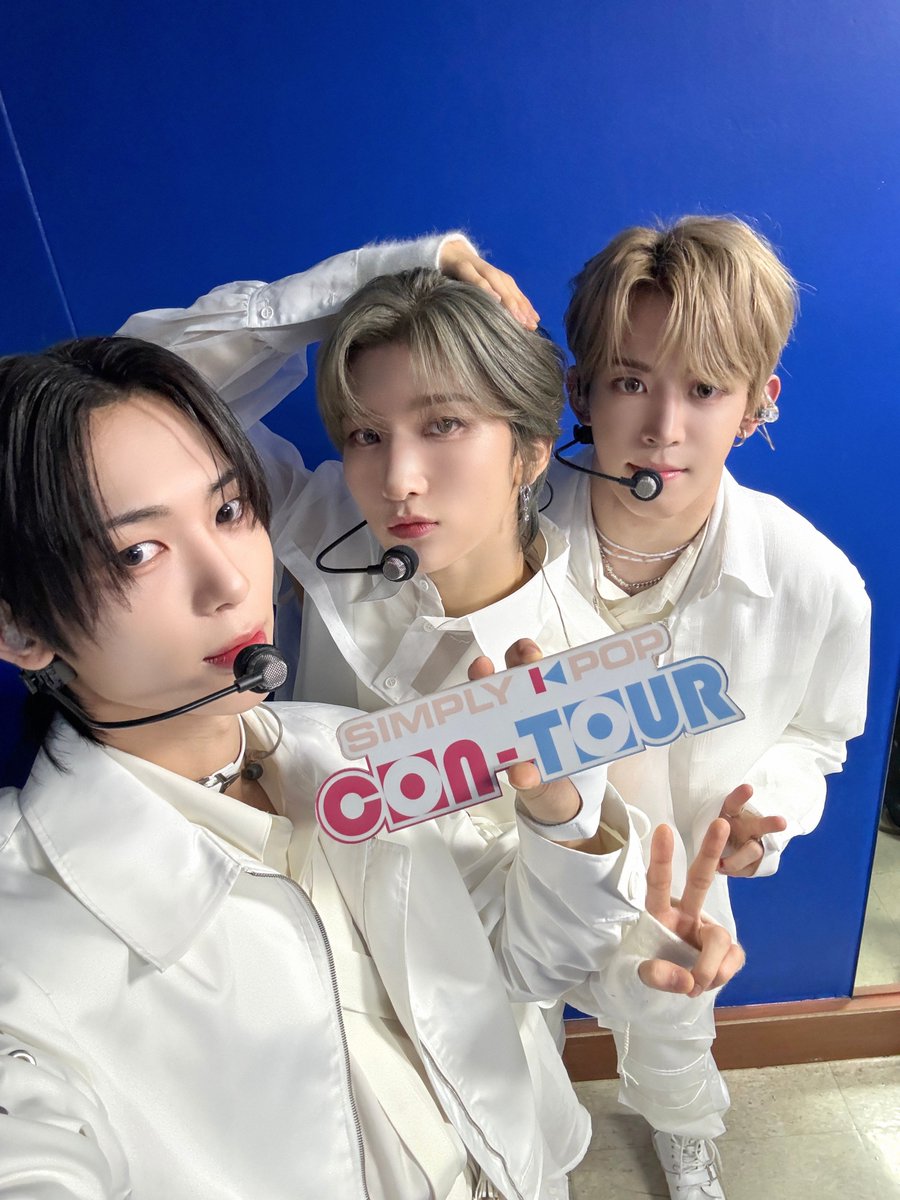 _Simplykpop's tweet photo. Let's get the weekend started with a bit of #NOWADAYS and their awesome #Lets_get_it stage on #SimplyCONTOUR!
It'll be the perfect booster for a great weekend! https://t.co/awCvKCwyTE