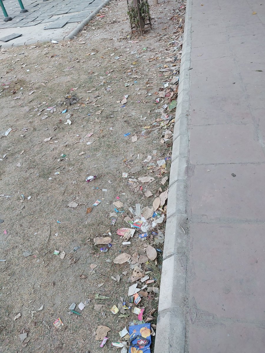 sandeep_ty12751's tweet photo. @CeoNoida sir, This is the situation of public park in Sultanpur Sector-128 Noida. Please do the needful so that it should be clean. Dustbins are also in the bad condition. https://t.co/XPPKPWEXSj