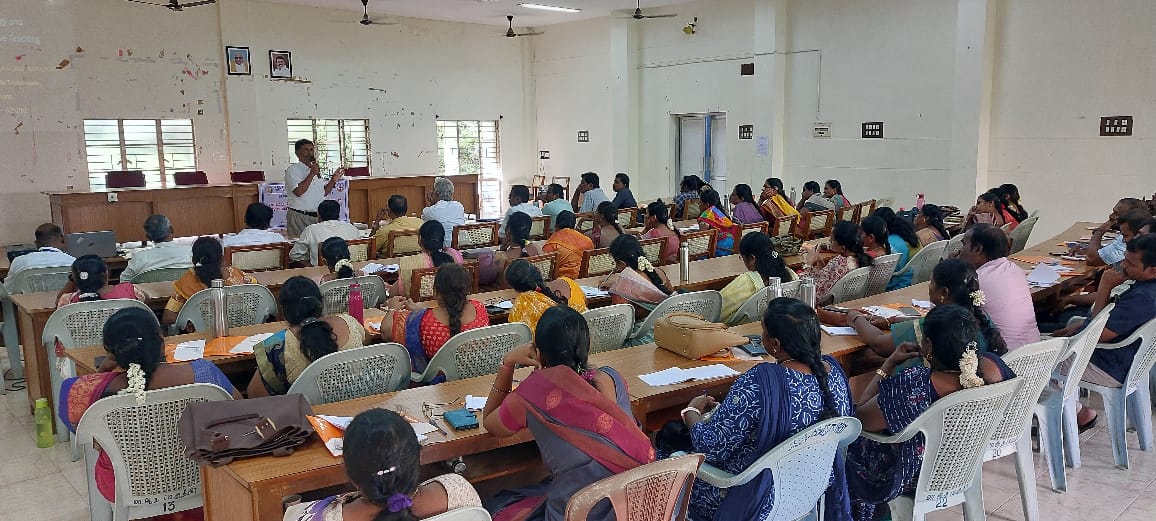 Edwardpackiaraj's tweet photo. கரூர் மாவட்ட மேல்நிலைப்பள்ளி ஆசிரியர்களுக்கு “Emerging Technology and e-Resources for Effective Teaching” குறித்த பயிற்சி 05 12 2024 ஆட்சியர் அலுவலக வளாகத்தில் https://t.co/EJCLXJBPGd