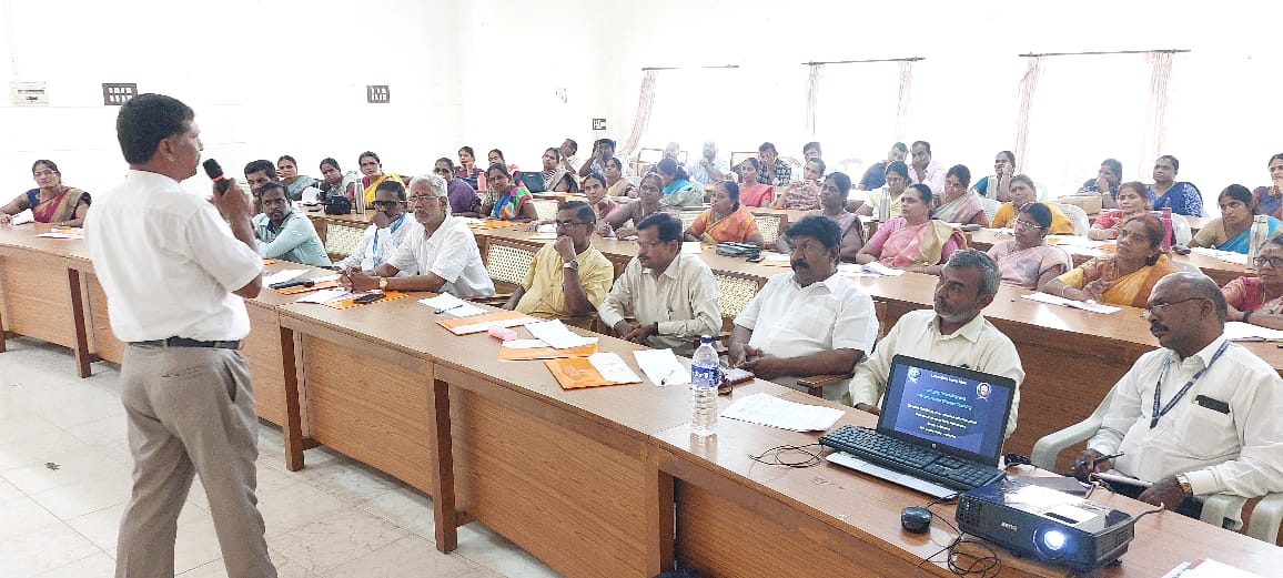 Edwardpackiaraj's tweet photo. கரூர் மாவட்ட மேல்நிலைப்பள்ளி ஆசிரியர்களுக்கு “Emerging Technology and e-Resources for Effective Teaching” குறித்த பயிற்சி 05 12 2024 ஆட்சியர் அலுவலக வளாகத்தில் https://t.co/EJCLXJBPGd