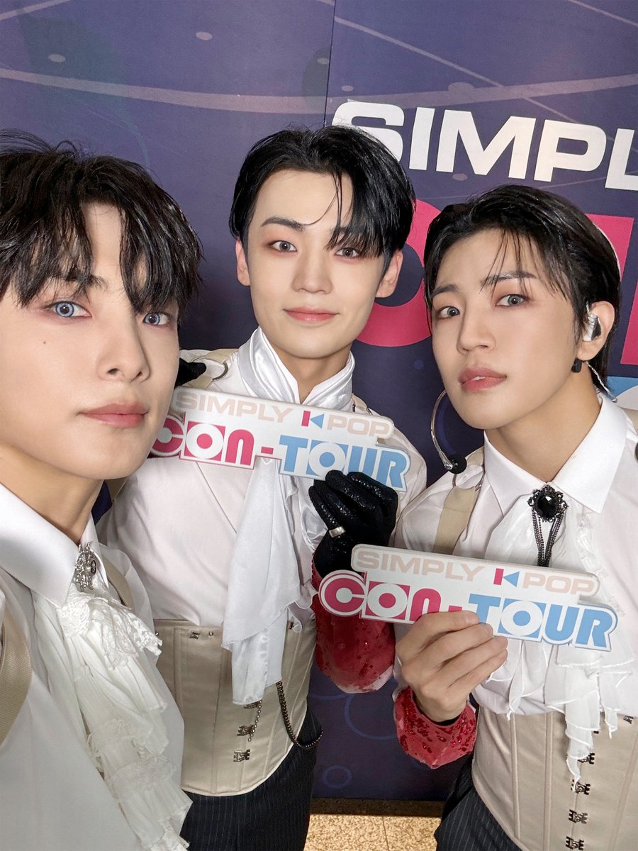 _Simplykpop's tweet photo. Why go outta your way to find a party just for you to Hit that #PINATA~
#ACE has one right here for you to hit at #SimplyCONTOUR and it's gonna be explosive๐คฏ https://t.co/9nnuD5d9yK