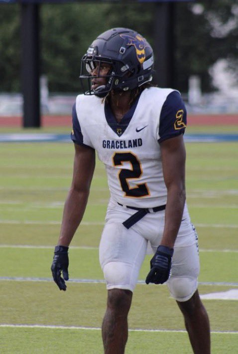 #AGTG After a great conversation with <a href="/4thQtMentality/">𝐂𝐨𝐚𝐜𝐡 𝐅𝐮𝐬𝐞</a> i am extremely blessed to announce that I have received a offer from Graceland University 🟡🔵
<a href="/coachmlindsey/">Michael Lindsey</a> <a href="/RecruitLamar/">Recruit Lamar</a> <a href="/CoachC3Neal/">Coach Showtime</a> <a href="/CoachJGray1/">Coach Josh Gray</a>