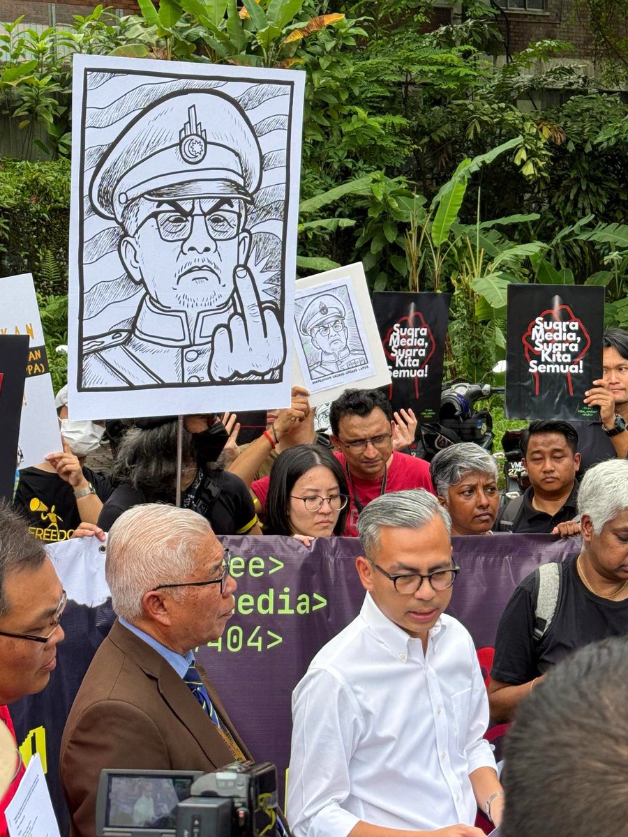 Hello <a href="/fahmi_fadzil/">Fahmi Fadzil 🇲🇾</a>. Bila kau nak mansuhkan #AktaSakitHati?