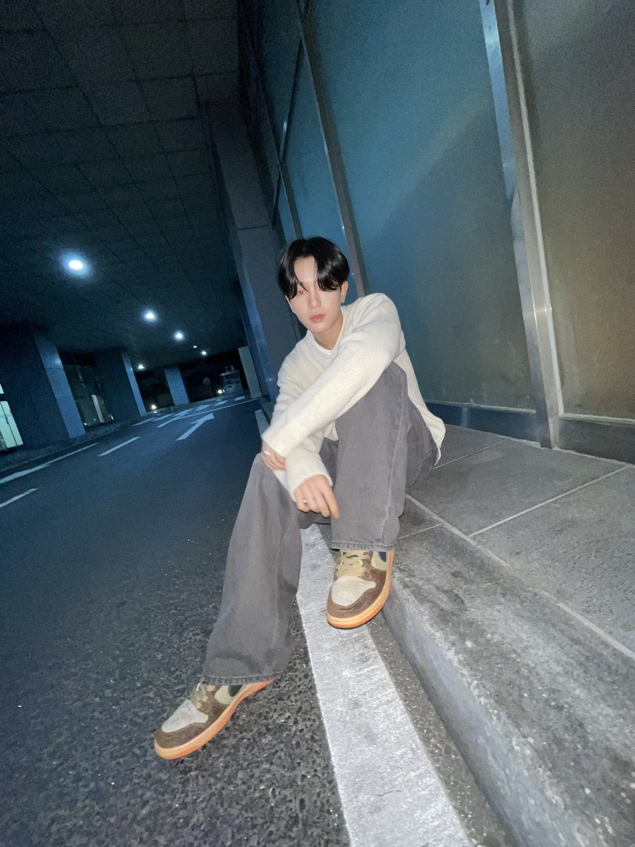 TNX_twt's tweet photo. 깔롱 좀 부렸어🫡

#TNX
#장현수 #HYUNSOO https://t.co/W0mjgH3DFu
