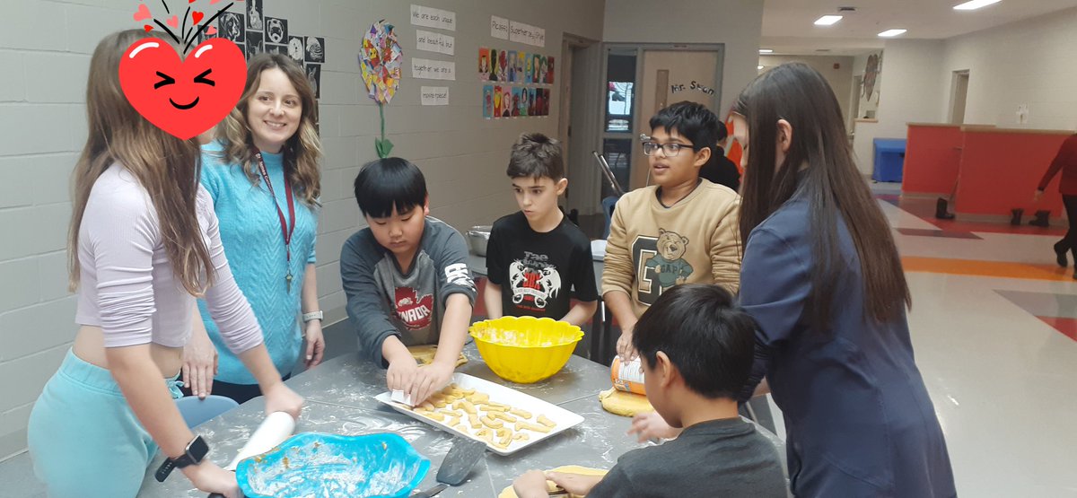 MsLewislearners's tweet photo. Another amazing day of making dog treats. @StJamesOCSB #OttawaPetTherapy #ocsbSEP https://t.co/wZdUfKTGPL