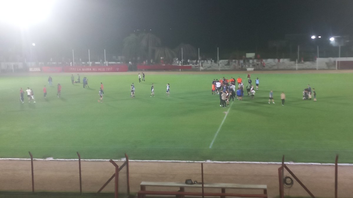 Victoria de <a href="/barriovina1963/">#barrioviña⚪⚫</a> ante <a href="/MejoralClub/">Club Atlético Mejoral - Oficial</a> por 3 a 1, el equipo sarandiense permanece en primera para la temporada 2025, el rojo de 25 de Mayo jugará en la B.
<a href="/tvflorida/">Canal TVFlorida</a> <a href="/fmflorida89_3/">FMFlorida89.3</a>