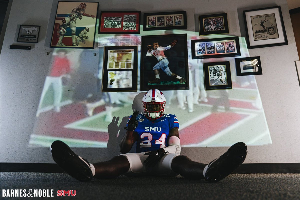 SMUFB's tweet image. True to The Red and The Blue.

#PonyUpDallas | @SMUBookstore