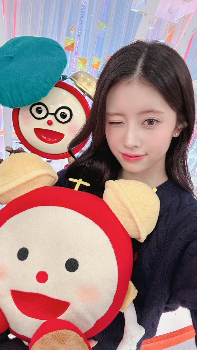 NiziU__official's tweet photo. RIMAの「めざましテレビ」エンタメプレゼンター出演！

ドキドキの初回はご覧いただけましたか？
めざましじゃんけんの結果もぜひ教えてください✋

次回は12/11(水)を予定していますのでお楽しみに⏰

#RIMA
#NiziU #ニジュー #니쥬 #WithU
#めざましテレビ https://t.co/PBwbVtjp8V