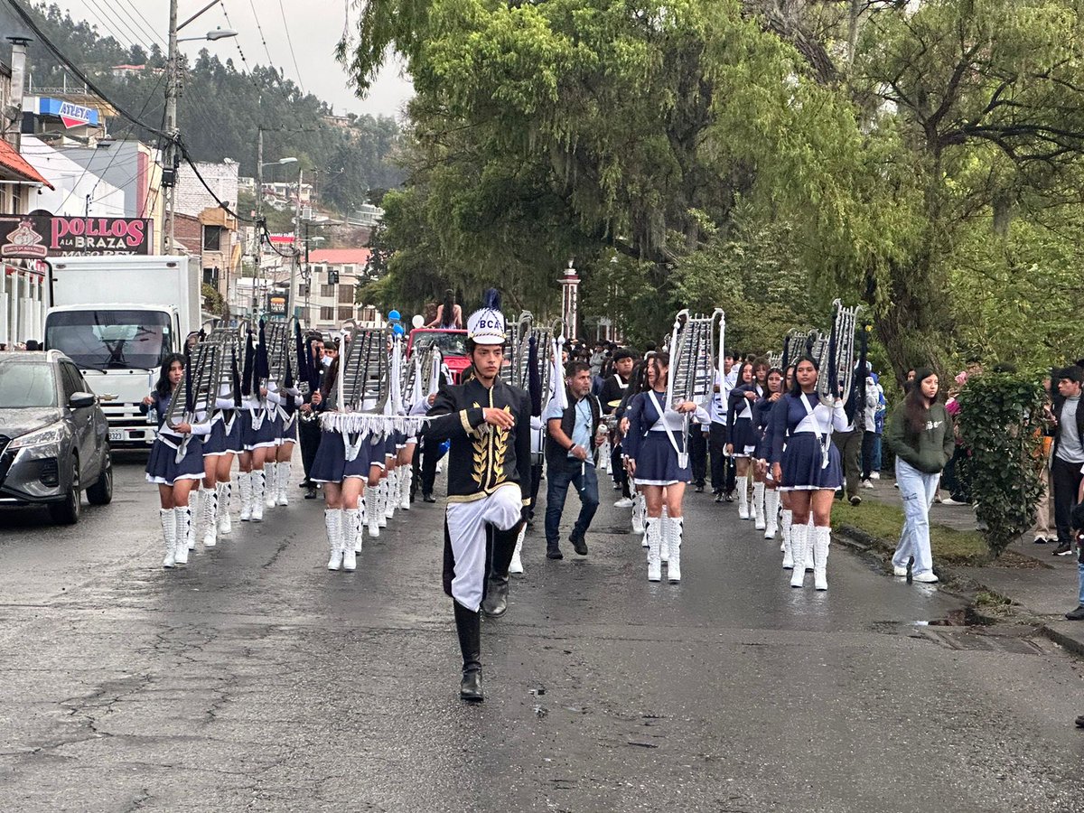 Cami1147557's tweet photo. ¡Felicidades a nuestro querido colegio en su aniversario! Hoy celebramos no solo un año más de historia, también el esfuerzo, los sueños y los valores que forman parte de esta gran familia. Gracias por ser un lugar donde crecemos y aprendemos.
@colbeatrizcueva @rrubis 
#70bca 🎉 https://t.co/GIGiKaCS17