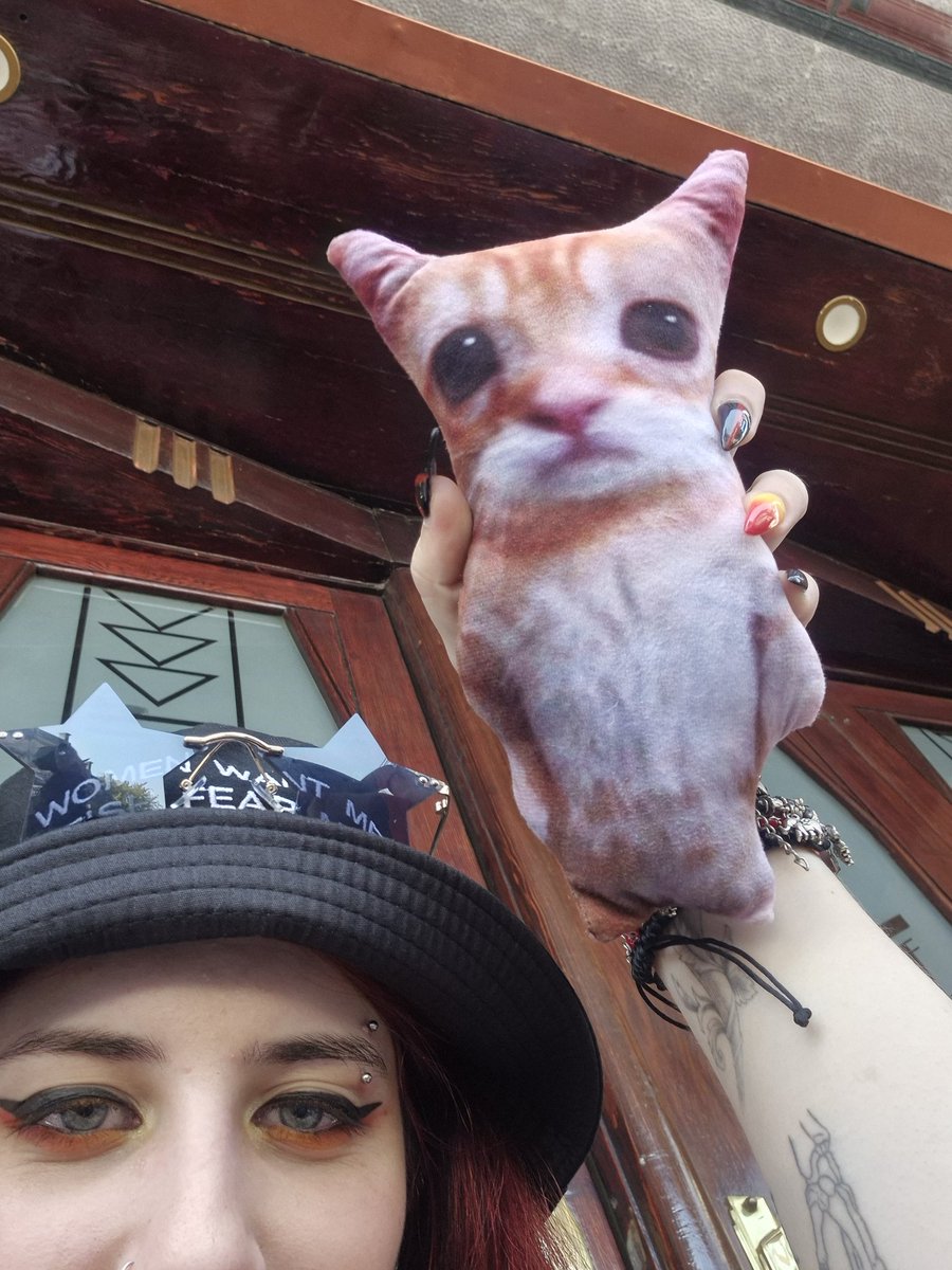 bittertrashpand's tweet photo. jame come back I wanna give u bean @moremarriott https://t.co/Kbzlqtss0Y