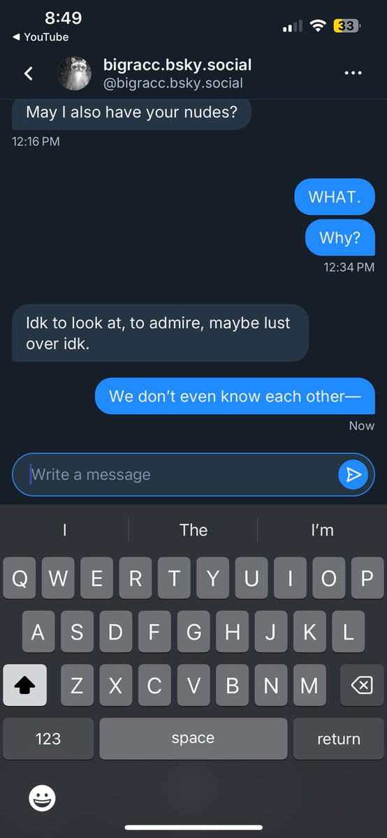 everyonfollower's tweet photo. Fellas this is not how you start a conversation with a stranger okay? This is genuinely not okay and disgusting. https://t.co/3uQWNbcRPu