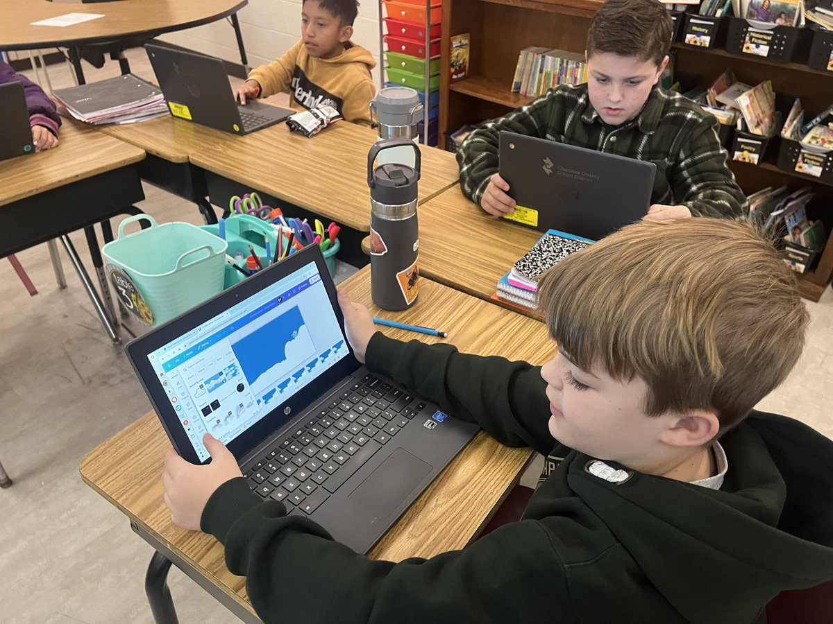 Lindsay Hudgins tweet media