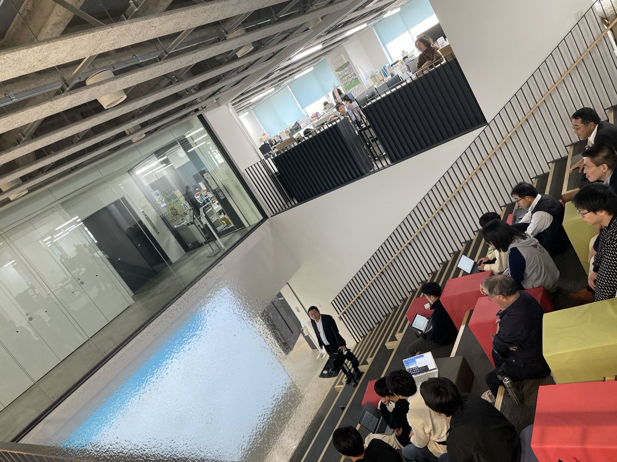 Ujihara_lab's tweet photo. 11月27日(水)には、レゾナック金澤様にお越しいただき、C-TECsでご講演いただきました✨
その際の様子をご紹介します📸 https://t.co/NZogdLeteo