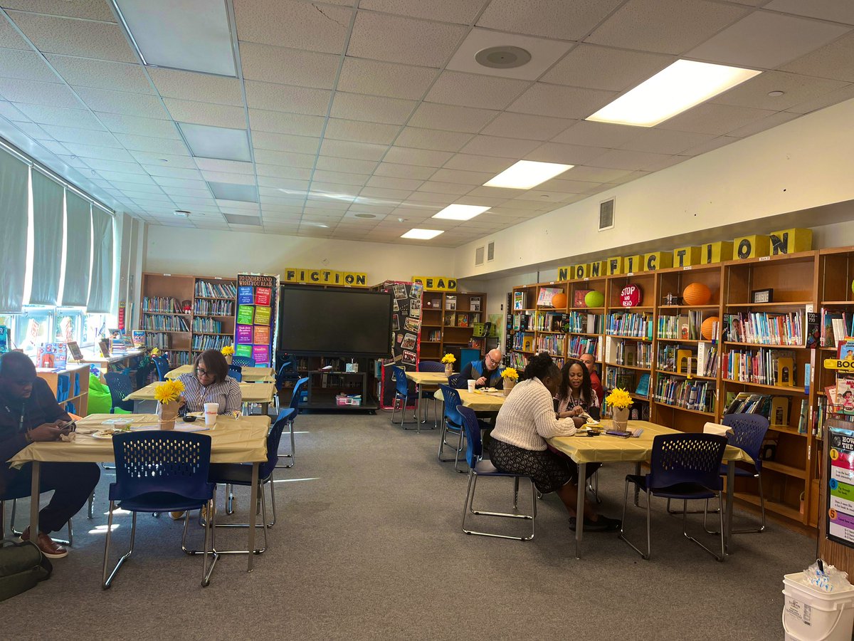 Celebrating our teachers in the library! <a href="/WBMillerVikings/">William Brown Miller ES @ Dallas ISD</a> <a href="/DISD_Libraries/">Dallas ISD Libraries</a> <a href="/DISDLibrarian/">Patricia Alvarado</a> <a href="/DHLibraryStax/">DHenderson DISD LMS Specialist</a>