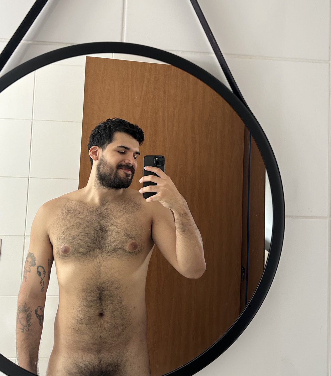 loucasmarques's tweet photo. Mirror Selfie Wrapped 2024

pior que 95% das minhas fotos são assim https://t.co/hT0i2z3y6c
